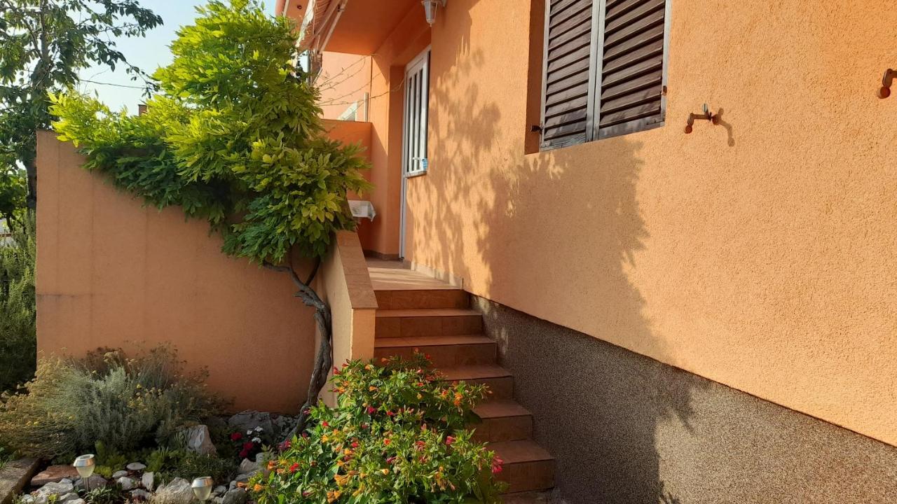 Apartments Mare Croatia Сень Екстер'єр фото