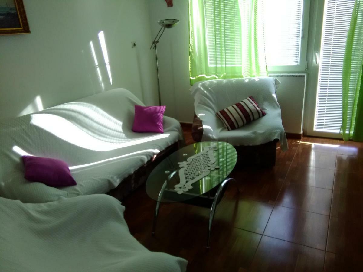 Apartments Mare Croatia Сень Екстер'єр фото