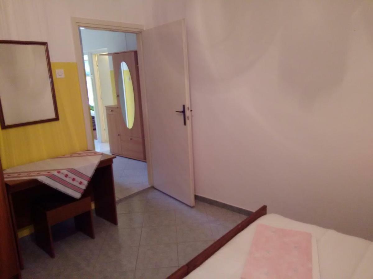 Apartments Mare Croatia Сень Екстер'єр фото