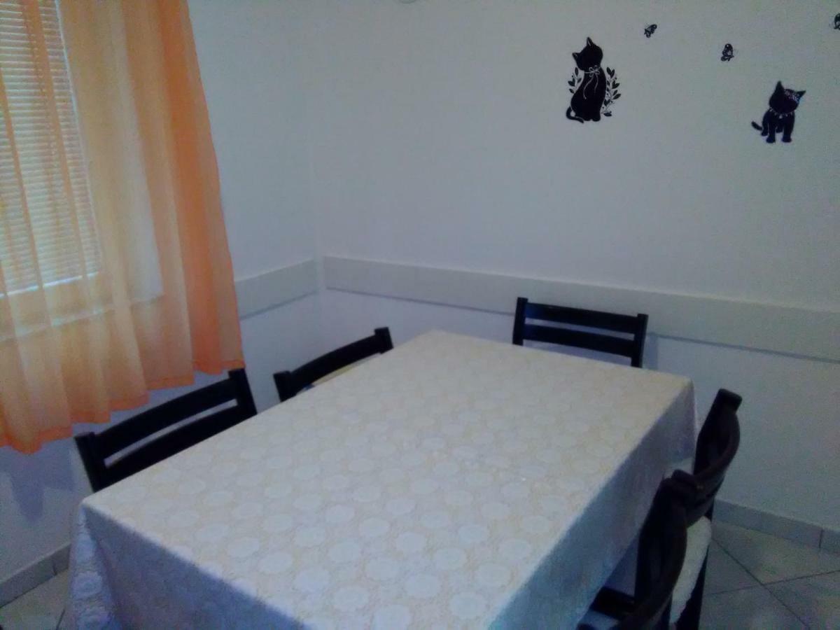 Apartments Mare Croatia Сень Екстер'єр фото
