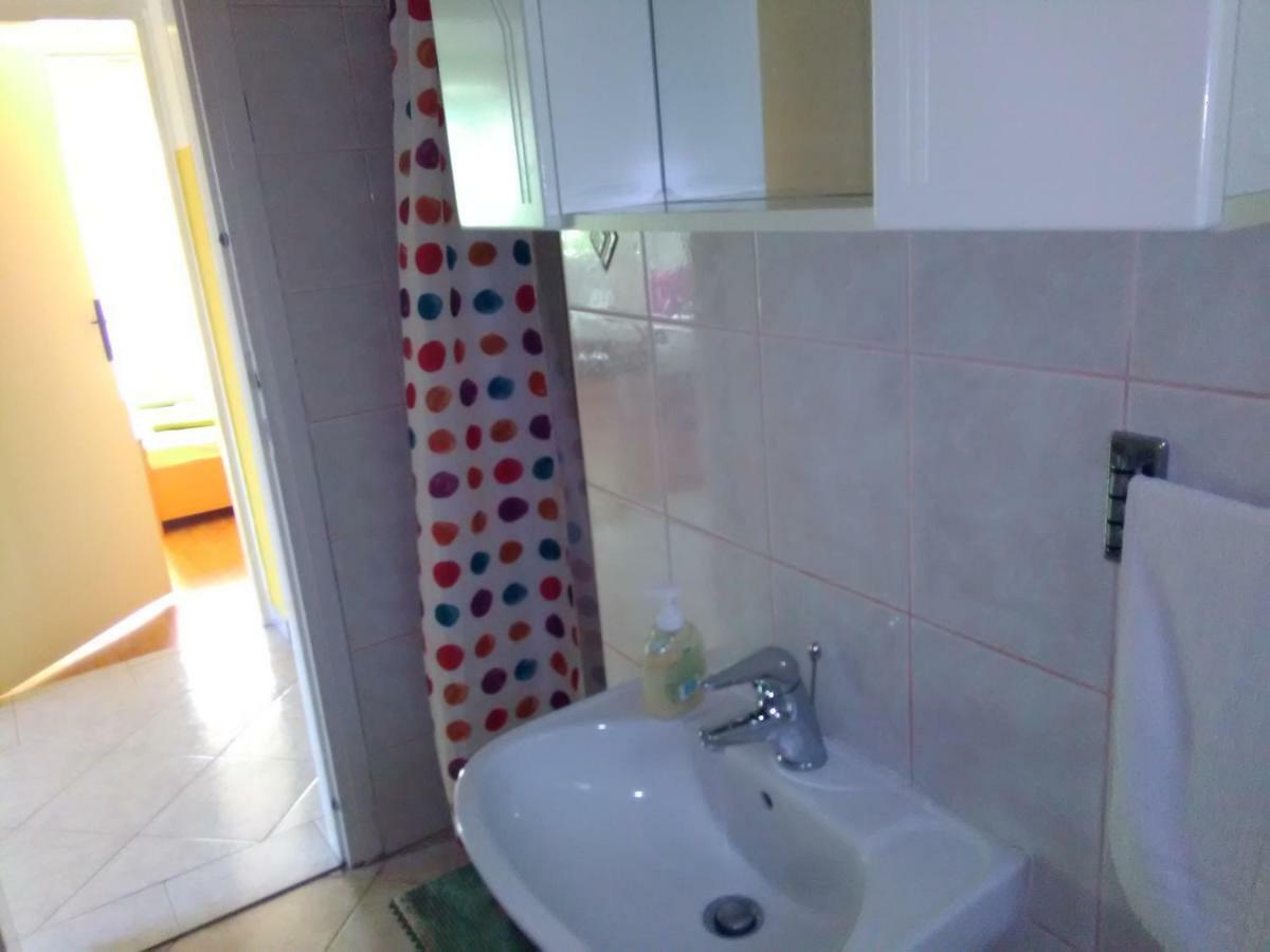 Apartments Mare Croatia Сень Екстер'єр фото