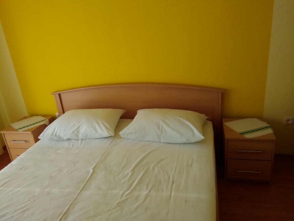 Apartments Mare Croatia Сень Екстер'єр фото